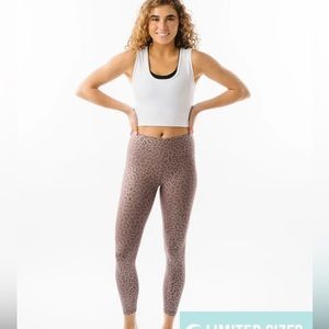 NWT ZYIA Lilac Leopard Supreme Hi-rise 7/8 24" Size 14-16